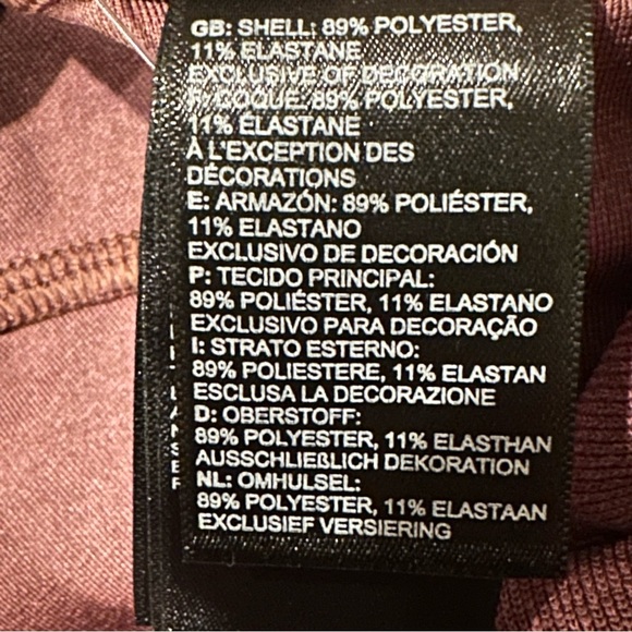 The North Face Women's Luxe Motivation Pocket 7/8 Legging NWT Small Maroon Camo - Picture 9 of 12